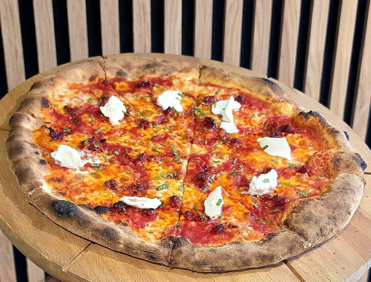 Pizza Nduja Piccante z mascarpone